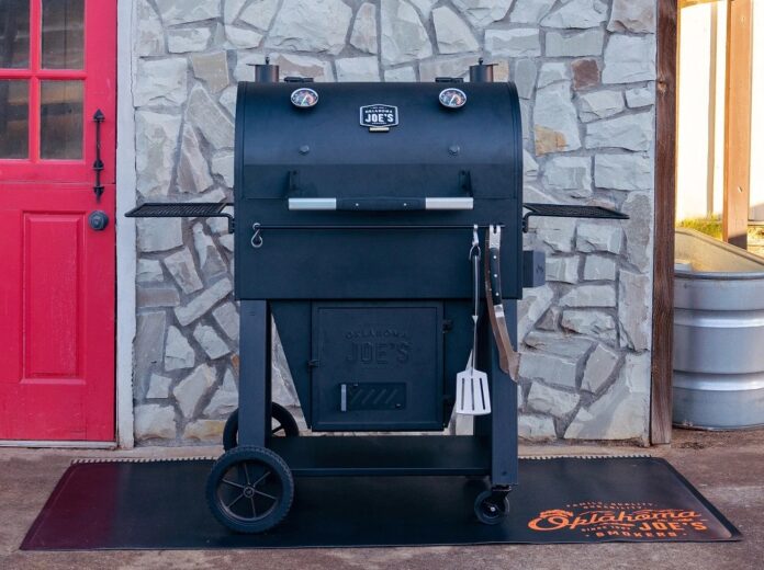 Oklahoma Joe's Marshal Centerbox Smoker Oklahoma Joe's Marshal Centerbox Smoker