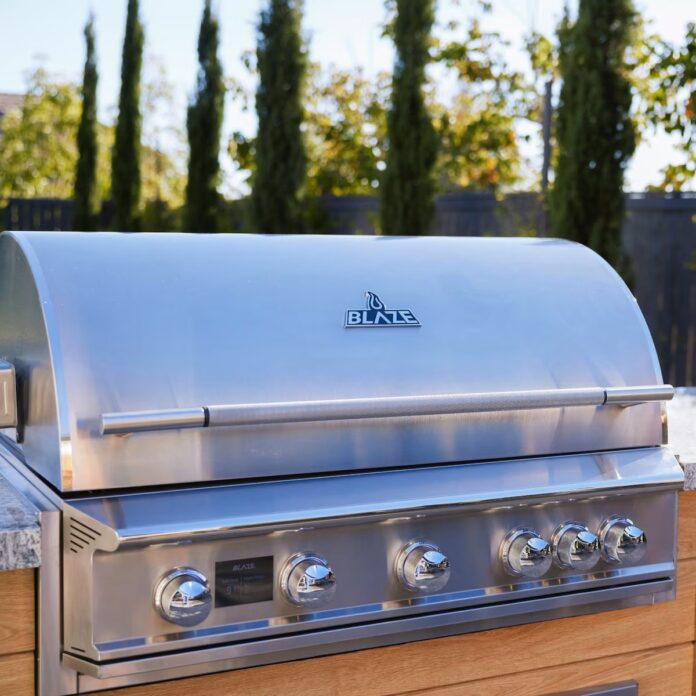 Blaze LTE Pro Gas Grill - Lid Closed