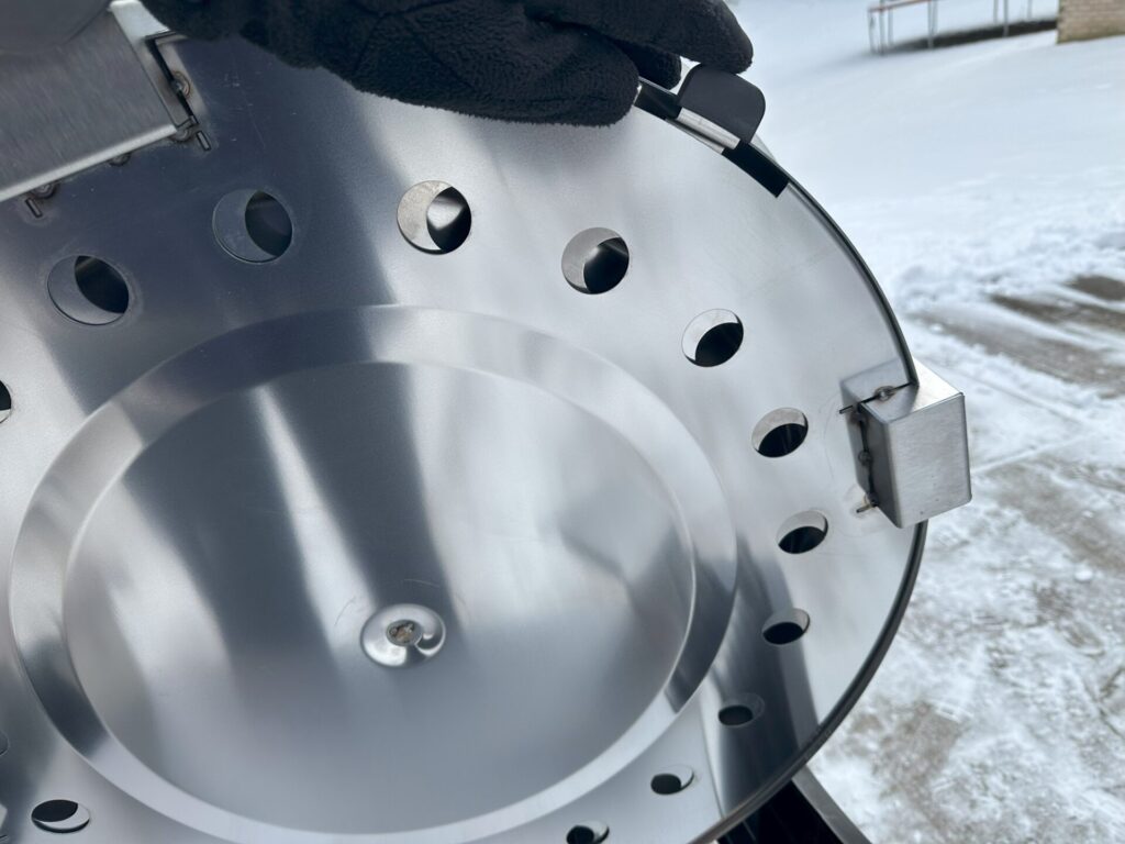 Breeo Live-Fire Grill - Bottom Adjustable Vents