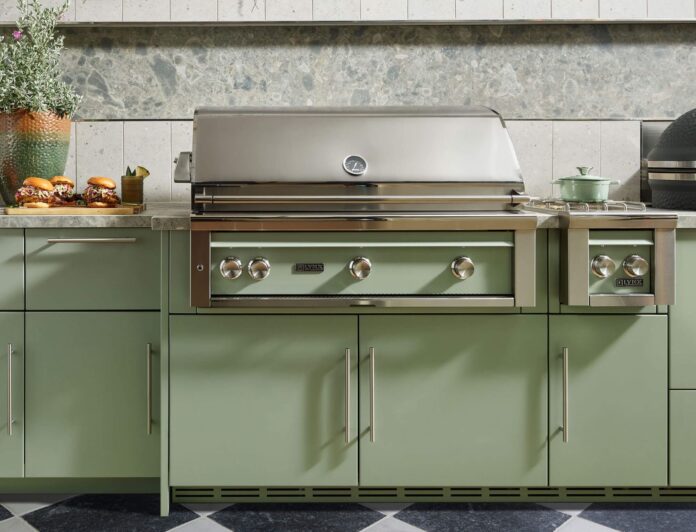 Lynx x John Michael Studio Outdoor Kitchen