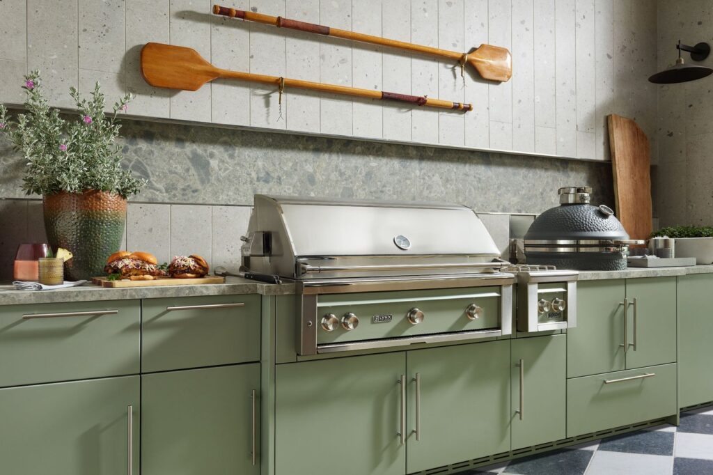 Lynx x John Michael Studio Outdoor Kitchen angle