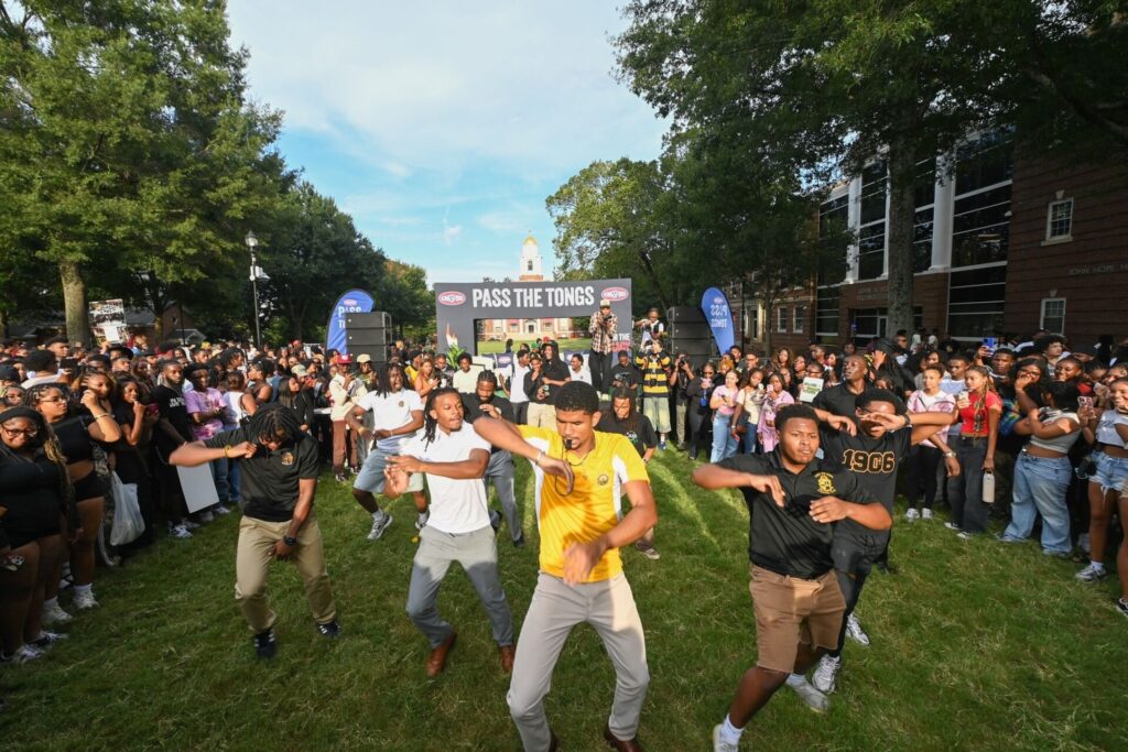 Kingsford Pass the Tongs Festivities